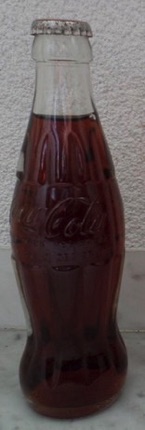 06064-4 € 5,00 coca cola flesje letters relief grijze dop.jpeg